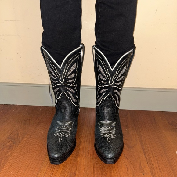 Women’s Black Butterfly Cowboy Boots - Size 8 1/2 - Picture 2 of 4